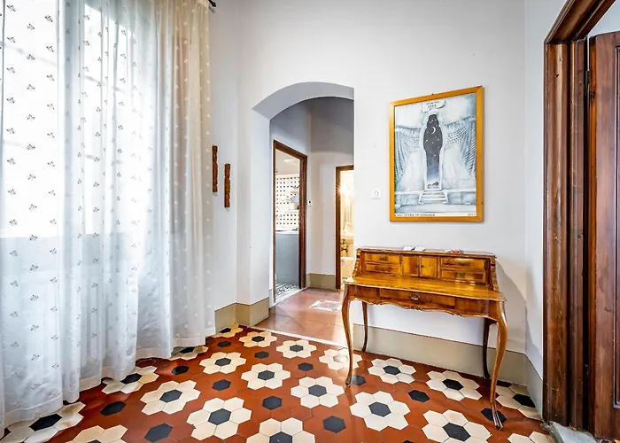 Roommo D'azeglio * Florence